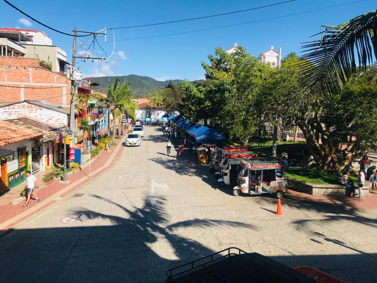 La Martinera Parque Central Guatapé Exterior foto